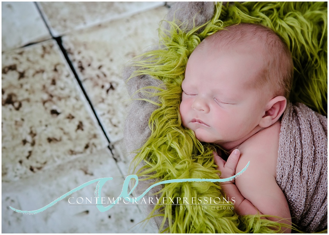 newborn photography-newbornphotographer-newborn-babyboy-photos-green-gray-white